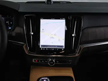 2023 Volvo S90 с пробегом 60 887 км