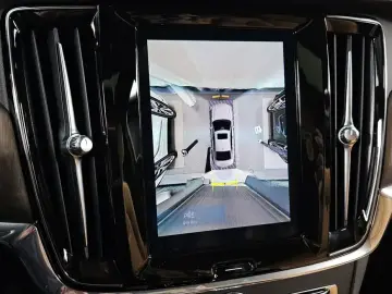 2023 Volvo S90 с пробегом 60 887 км