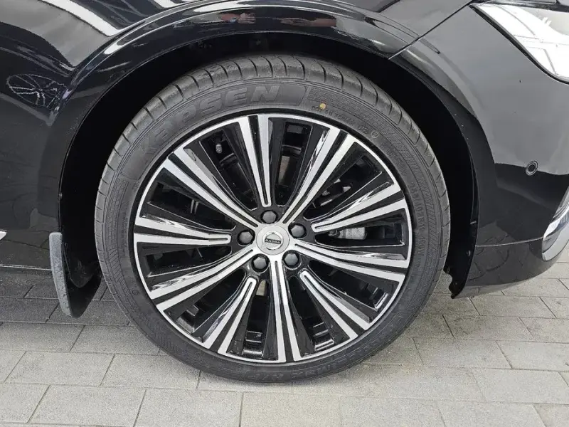 2023 Volvo S90 с пробегом 60 887 км