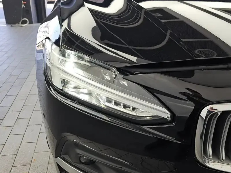 2023 Volvo S90 с пробегом 60 887 км