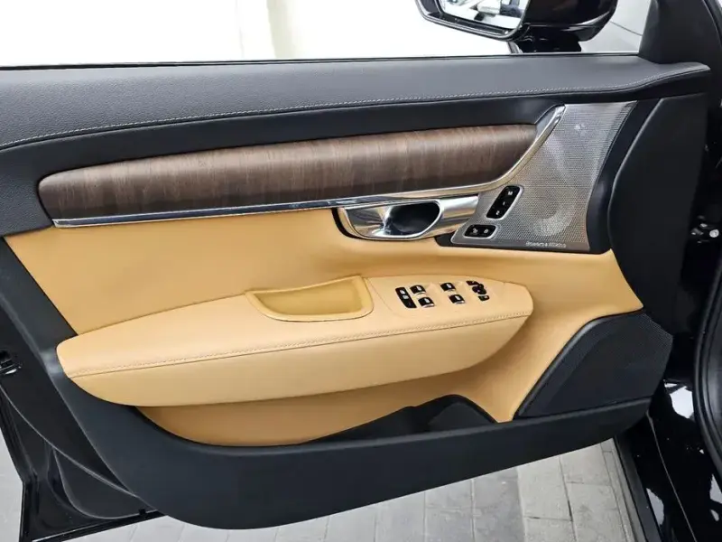 2023 Volvo S90 с пробегом 60 887 км