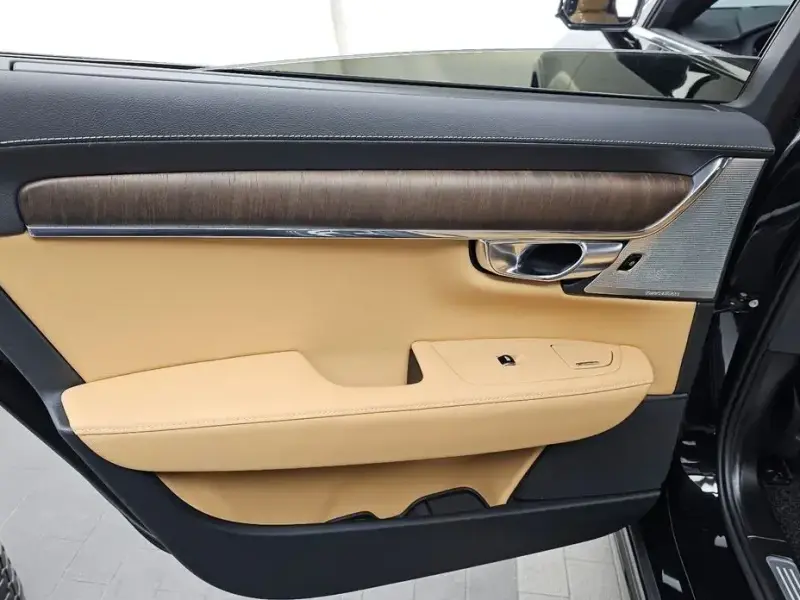 2023 Volvo S90 с пробегом 60 887 км