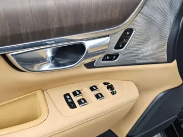 2023 Volvo S90 с пробегом 60 887 км