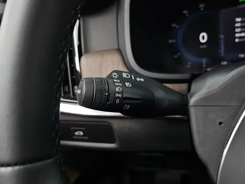 2023 Volvo S90 с пробегом 60 887 км