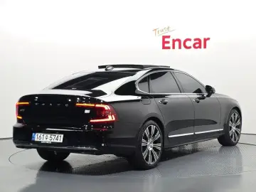 2023 Volvo S90 с пробегом 44 889 км