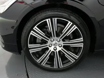 2023 Volvo S90 с пробегом 44 889 км