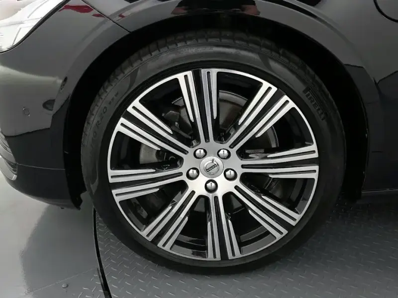 2023 Volvo S90 с пробегом 44 889 км