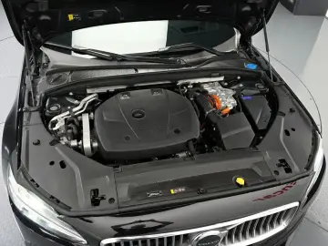 2023 Volvo S90 с пробегом 44 889 км