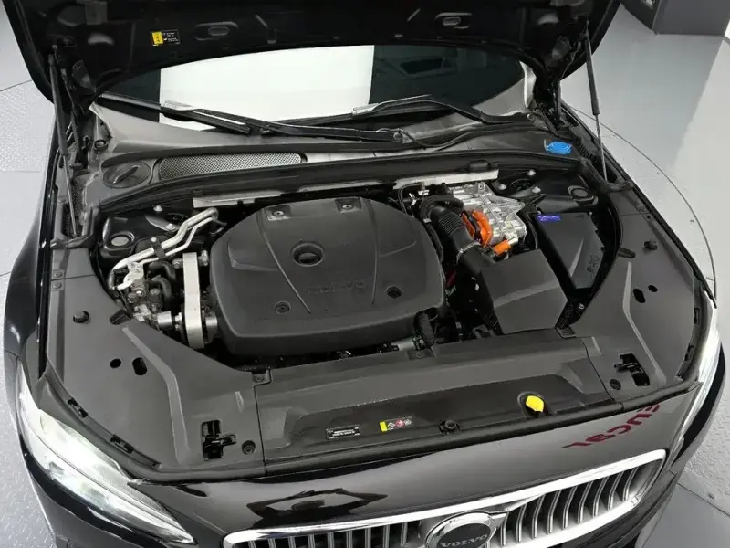 2023 Volvo S90 с пробегом 44 889 км
