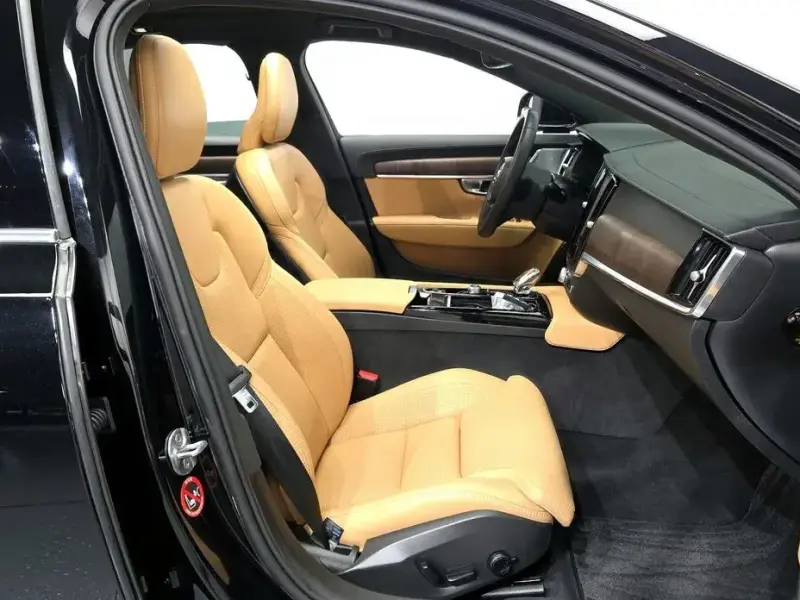 2023 Volvo S90 с пробегом 44 889 км