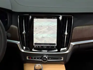 2023 Volvo S90 с пробегом 44 889 км