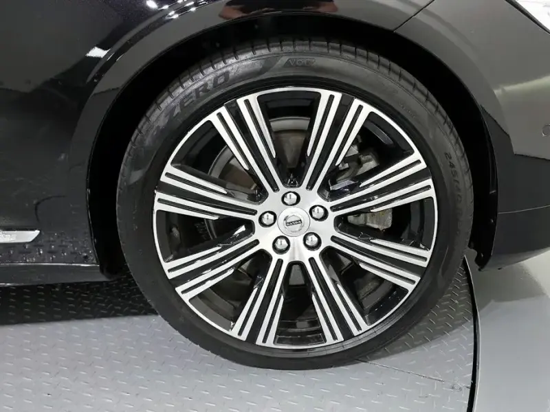 2023 Volvo S90 с пробегом 44 889 км