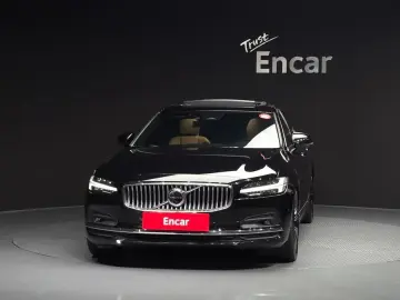 2022 Volvo S90 с пробегом 64 858 км