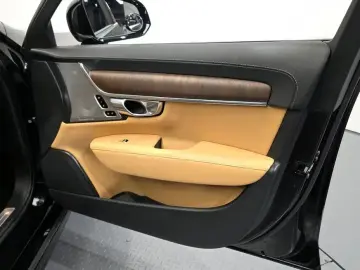 2023 Volvo S90 с пробегом 44 889 км