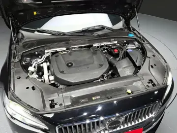 2022 Volvo S90 с пробегом 64 858 км