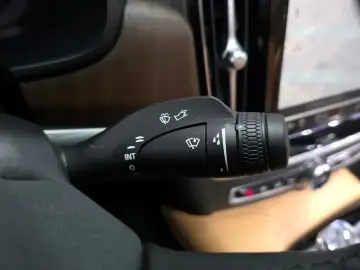 2023 Volvo S90 с пробегом 44 889 км