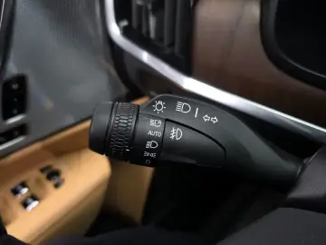 2023 Volvo S90 с пробегом 44 889 км