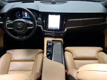 2022 Volvo S90 с пробегом 64 858 км