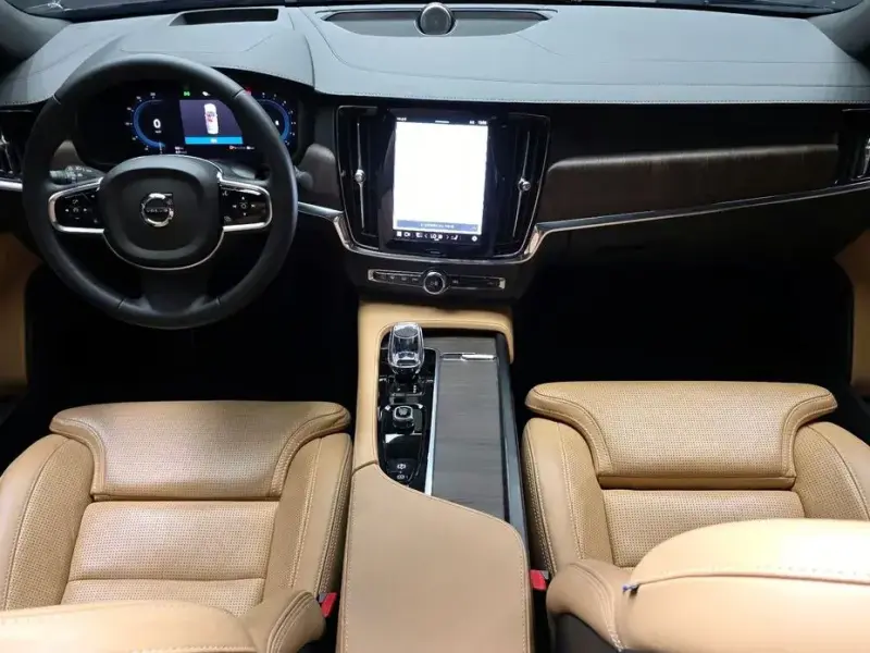 2022 Volvo S90 с пробегом 64 858 км