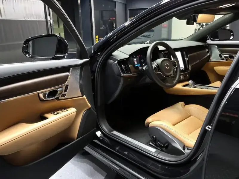 2022 Volvo S90 с пробегом 64 858 км