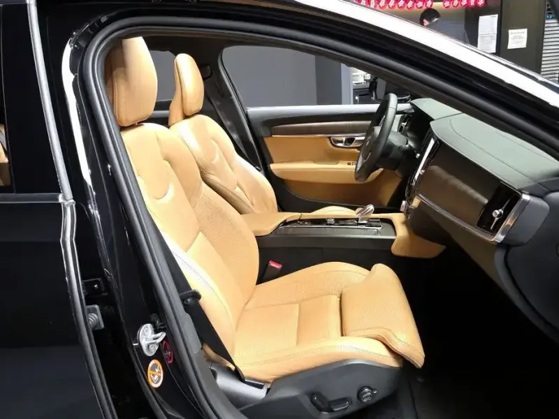 2022 Volvo S90 с пробегом 64 858 км