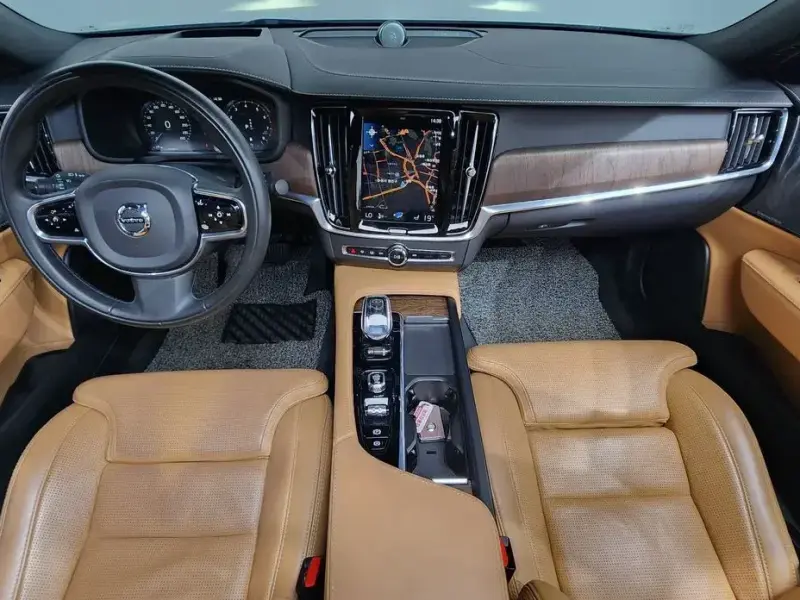 2020 Volvo S90 с пробегом 90 694 км