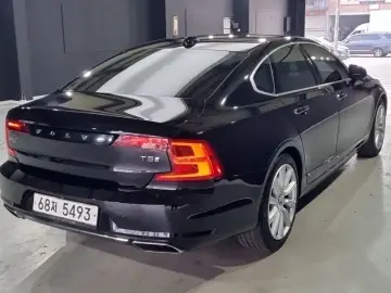 2018 Volvo S90 с пробегом 117 000 км