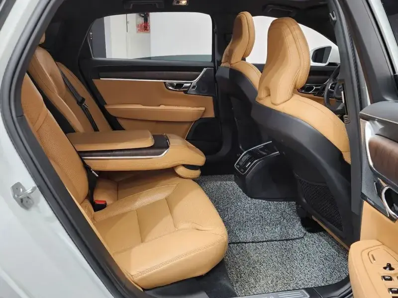 2020 Volvo S90 с пробегом 90 694 км