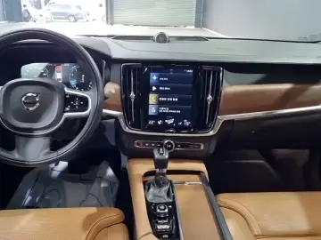 2018 Volvo S90 с пробегом 117 000 км