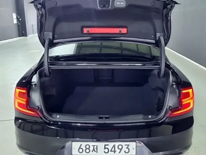 2018 Volvo S90 с пробегом 117 000 км