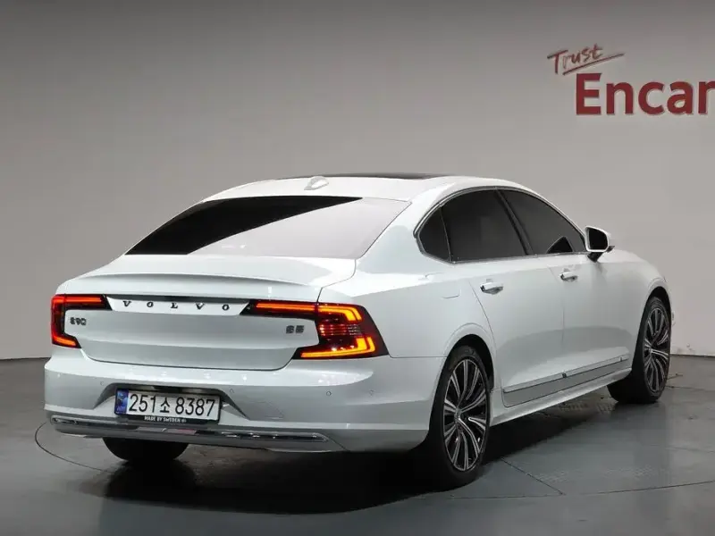 2021 Volvo S90 с пробегом 51 458 км