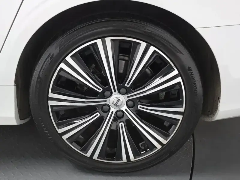 2021 Volvo S90 с пробегом 51 458 км