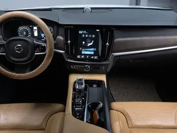 2021 Volvo S90 с пробегом 51 458 км