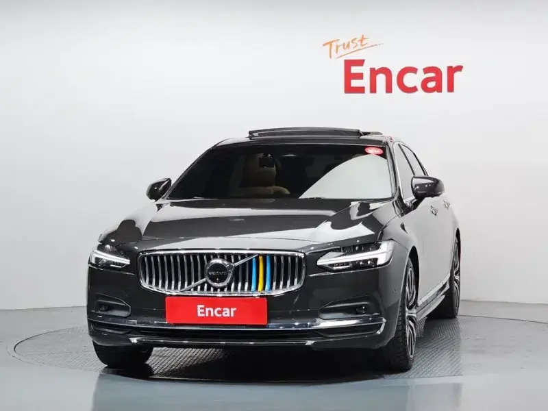 2022 Volvo S90 с пробегом 108 666 км