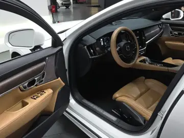 2021 Volvo S90 с пробегом 51 458 км
