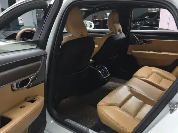 2021 Volvo S90 с пробегом 51 458 км