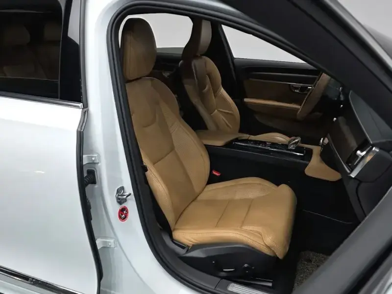 2021 Volvo S90 с пробегом 51 458 км