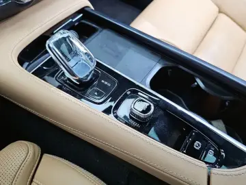 2022 Volvo S90 с пробегом 108 666 км