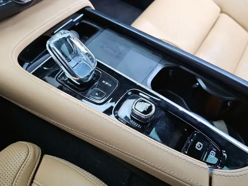 2022 Volvo S90 с пробегом 108 666 км
