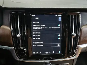 2022 Volvo S90 с пробегом 108 666 км