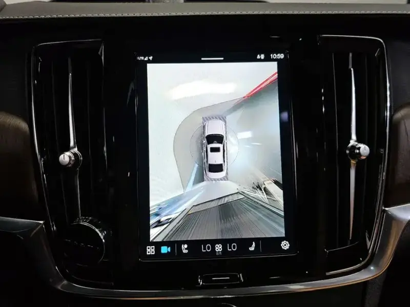 2022 Volvo S90 с пробегом 108 666 км