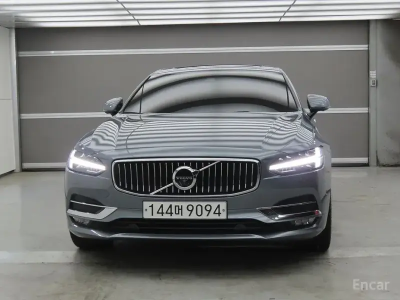 2019 Volvo S90 с пробегом 70 886 км