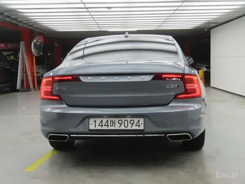 2019 Volvo S90 с пробегом 70 886 км