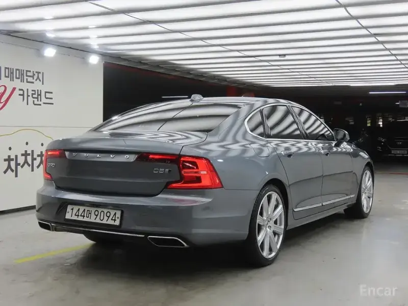 2019 Volvo S90 с пробегом 70 886 км