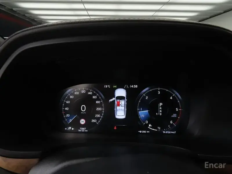 2019 Volvo S90 с пробегом 70 886 км
