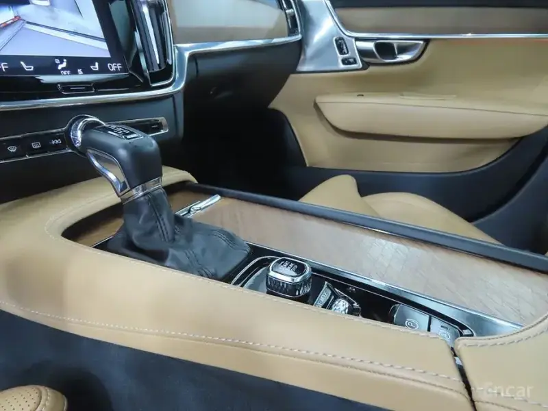 2019 Volvo S90 с пробегом 70 886 км