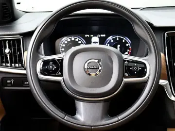 2018 Volvo S90 с пробегом 89 601 км