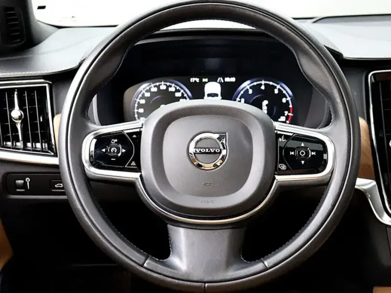 2018 Volvo S90 с пробегом 89 601 км