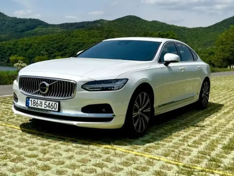 2024 Volvo S90 с пробегом 28 070 км