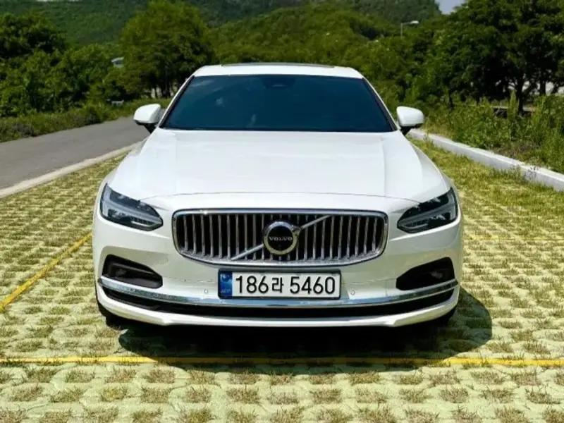2024 Volvo S90 с пробегом 28 070 км